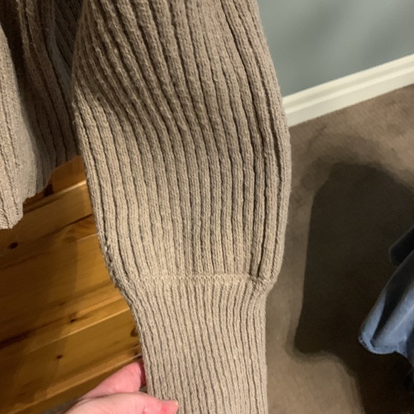 Super cozy size L sweater - Picture 6 of 6